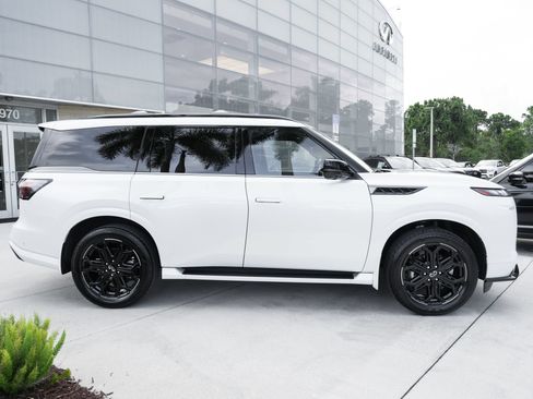 Certified 2026 INFINITI QX80 4WD w/ Sport Exterior Package image 25