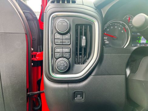 Used 2020 Chevrolet Silverado 1500 LT Trail Boss image 8