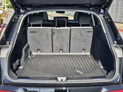 Used 2025 Audi Q5 Premium w/ Convenience Package image 7