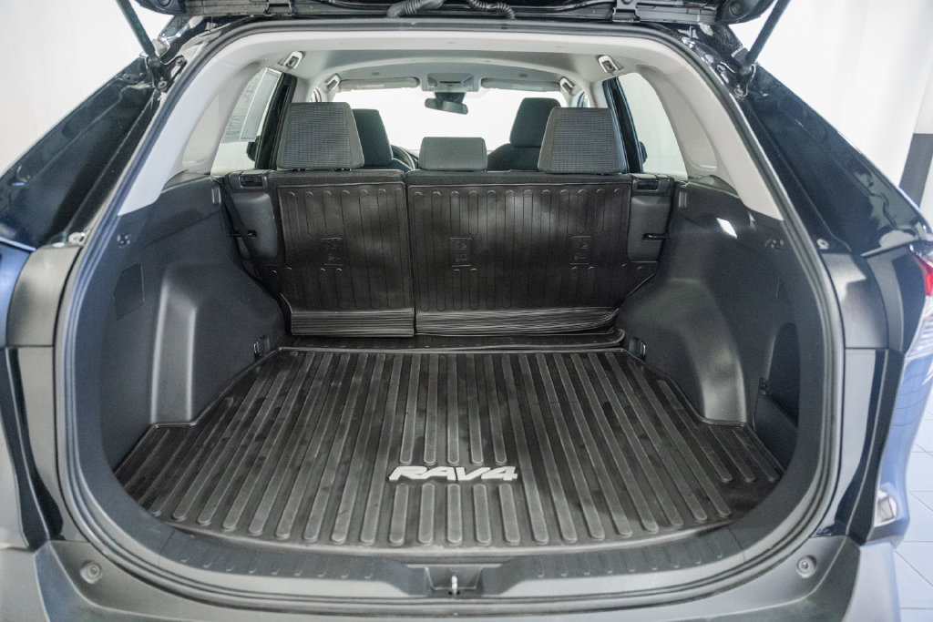 Certified 2024 Toyota RAV4 LE AWD/4WD image 7