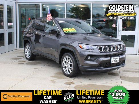 Used 2023 Jeep Compass Latitude AWD/4WD image 1