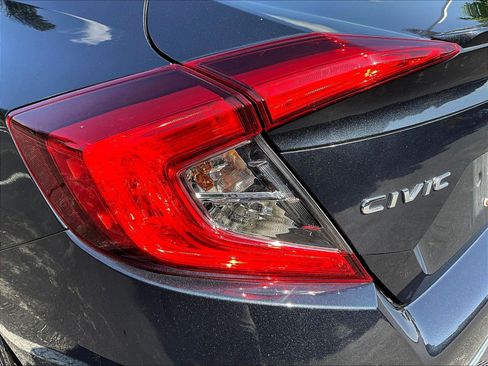 Used 2019 Honda Civic Touring image 23