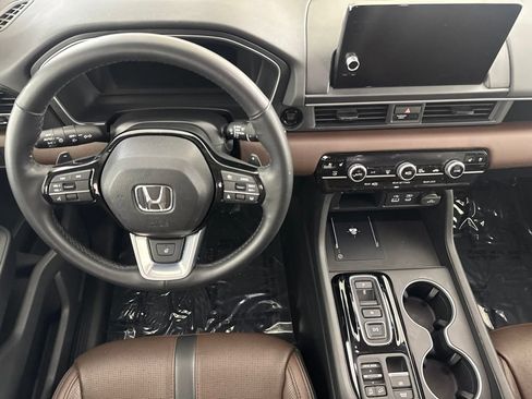 Used 2025 Honda Pilot Elite image 28