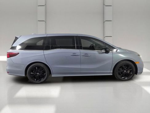 Used 2023 Honda Odyssey Sport image 4