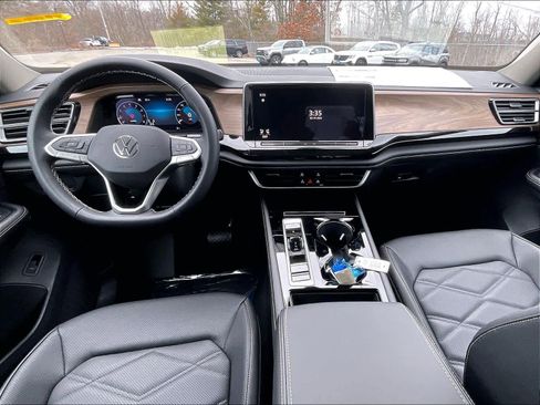 New 2026 Volkswagen Atlas SE image 12