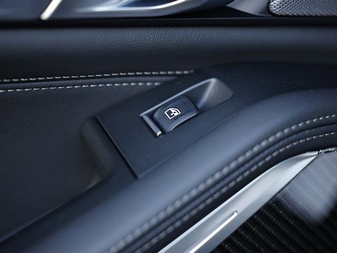 New 2026 BMW X5 M60i w/ Executive Package image 25