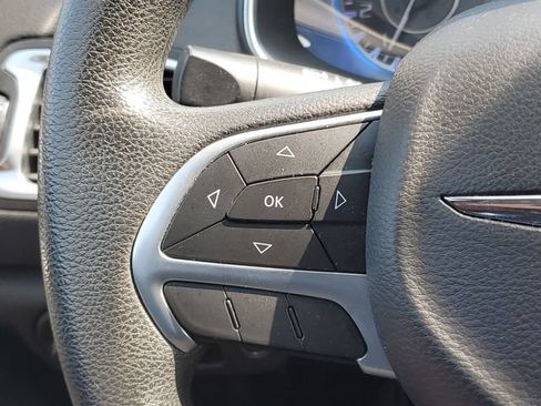 Used 2016 Chrysler 200 LX FWD image 20