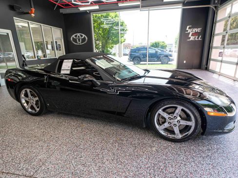 Used 2007 Chevrolet Corvette Convertible w/ Preferred Equipment Group RWD image 5