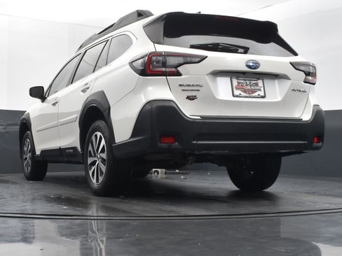 Used 2025 Subaru Outback Premium w/ Popular Package #1A image 38