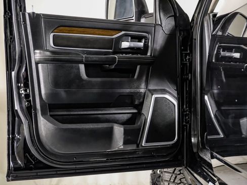 Used 2024 RAM 3500 Laramie AWD/4WD image 33