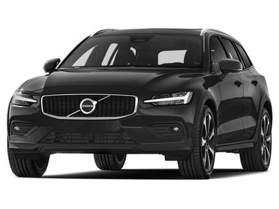 Used 2025 Volvo V60 B5 Cross Country Plus w/ Protection Package Premier