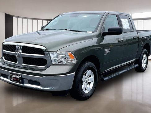 Used 2021 RAM 1500 Classic SLT AWD/4WD image 3