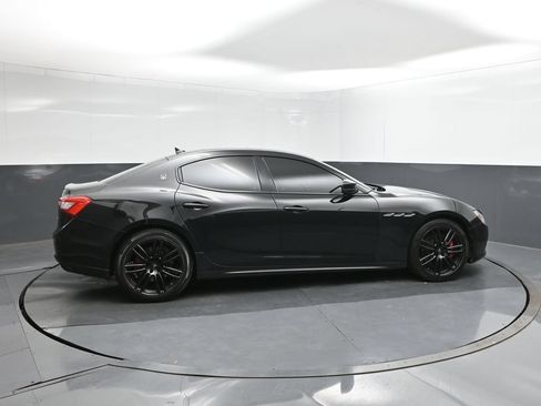 Used 2017 Maserati Ghibli S RWD image 11