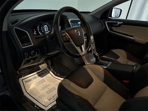 Used 2017 Volvo XC60 T6 Dynamic w/ Preferred Option Package image 34