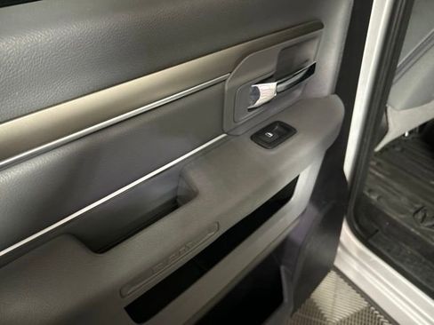 Used 2018 RAM 1500 Outdoorsman AWD/4WD image 31