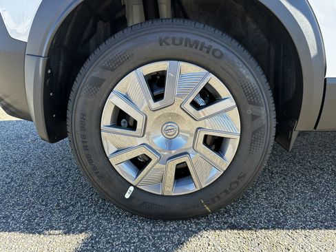 New 2026 Nissan Kicks S image 17