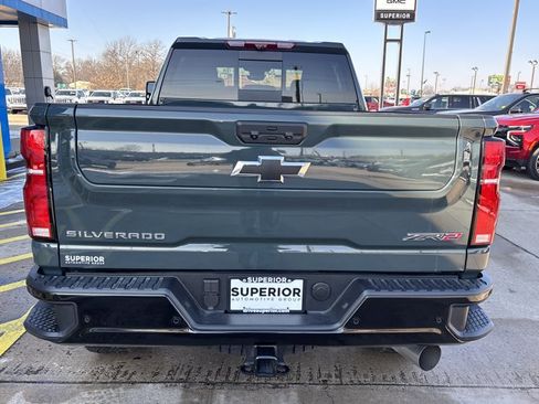 Used 2025 Chevrolet Silverado 2500 ZR2 w/ Technology Package image 4