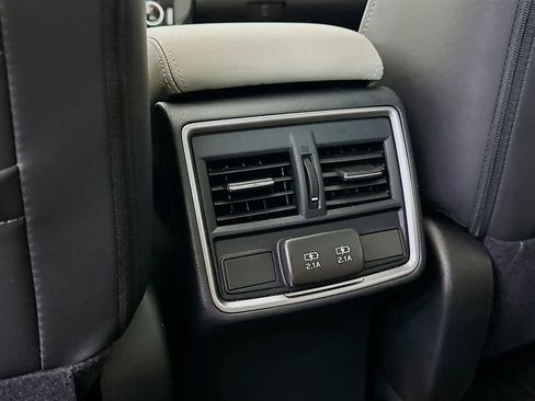 Used 2023 Subaru Forester Limited image 13
