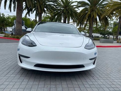 Used 2023 Tesla Model 3 Standard Range RWD image 5