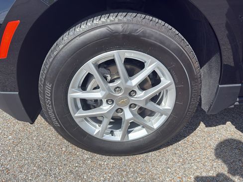 Used 2024 Chevrolet Equinox LS AWD/4WD image 9