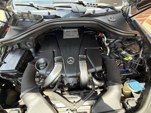 Used 2013 Mercedes-Benz GL 550 4MATIC image 41