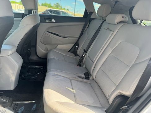 Used 2020 Hyundai Tucson Value AWD/4WD image 10