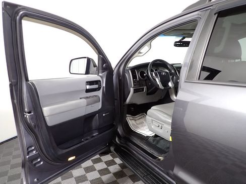 Used 2017 Toyota Sequoia Limited w/ Safety & Convenience Package AWD/4WD image 24
