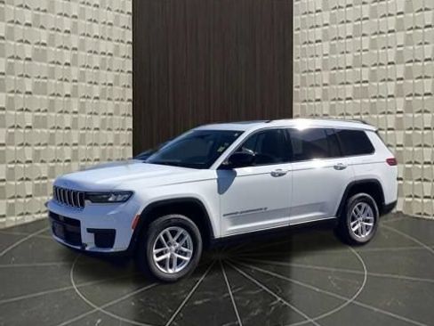 Certified 2023 Jeep Grand Cherokee L Laredo w/ Luxury Tech Group I AWD/4WD image 8