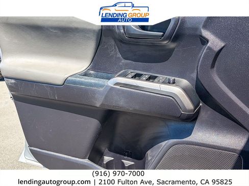 Used 2020 Toyota Tacoma SR5 AWD/4WD image 19