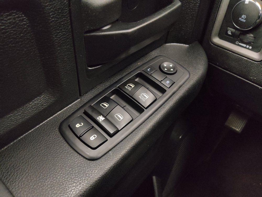 Used 2018 RAM 1500 Express AWD/4WD image 27
