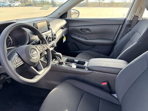 Used 2025 Nissan Sentra S image 17