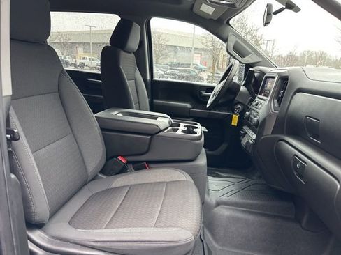 Used 2022 Chevrolet Silverado 2500 Custom w/ Custom Convenience Package image 32
