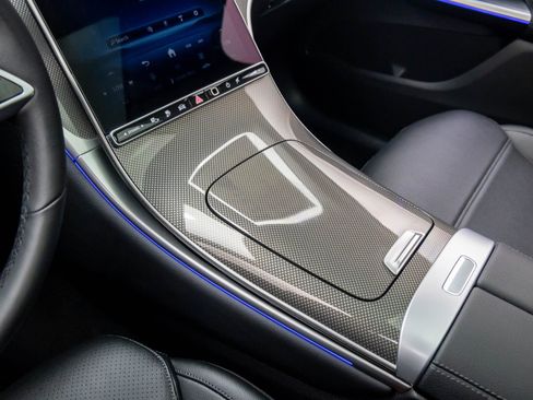 New 2025 Mercedes-Benz GLC 350e 4MATIC image 12