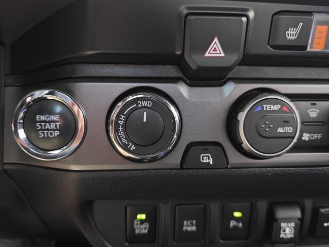 Used 2023 Toyota Tacoma TRD Off-Road w/ TRD Premium Off Road Package AWD/4WD image 22