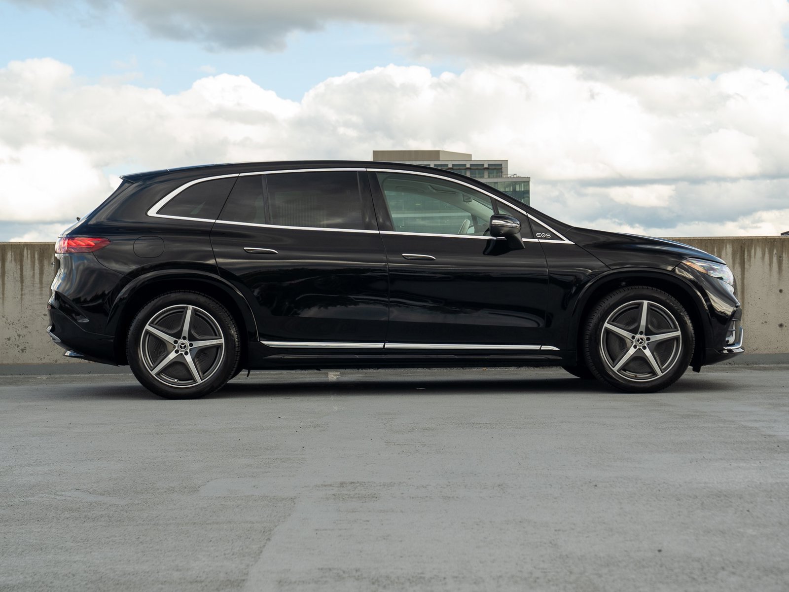 Used 2023 Mercedes-Benz EQS 580 4MATIC SUV image 7