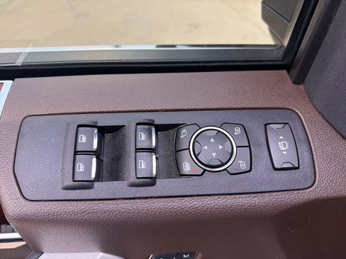Used 2022 Ford F250 King Ranch w/ King Ranch Ultimate Package AWD/4WD image 15