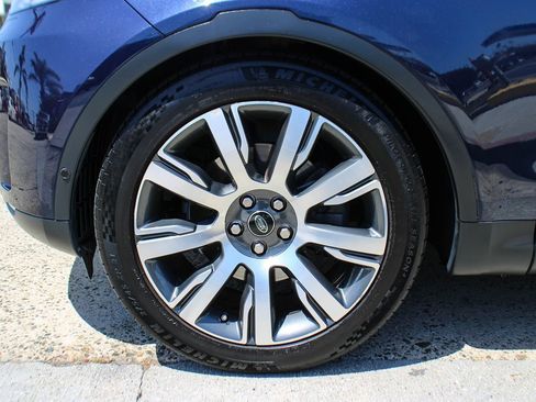 Used 2019 Land Rover Discovery HSE image 45