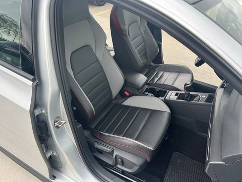 Used 2022 Volkswagen GTI SE FWD image 17