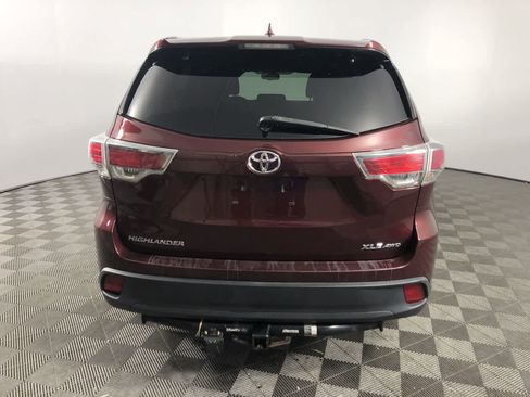 Used 2016 Toyota Highlander XLE image 7
