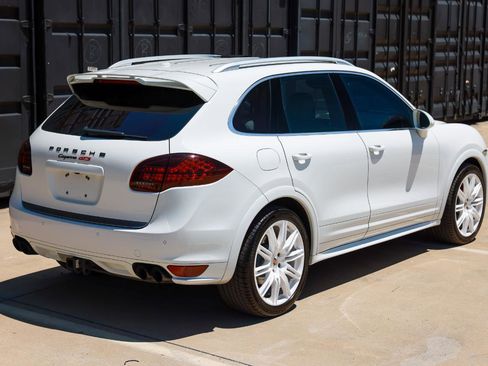 Used 2014 Porsche Cayenne GTS AWD/4WD image 11
