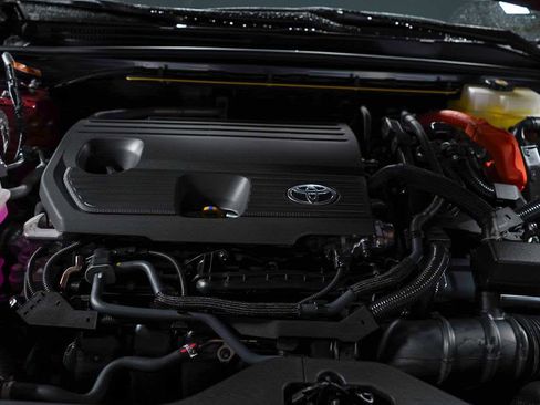 New 2025 Toyota Crown Signia image 6