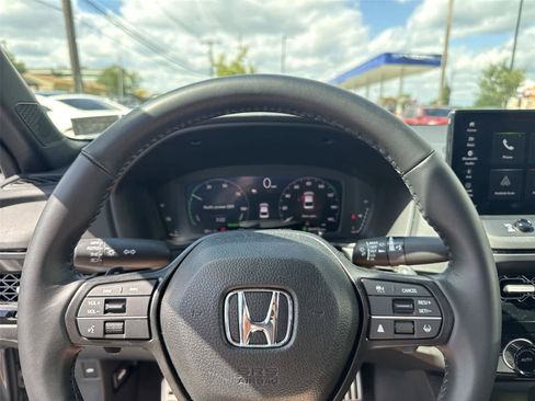 Used 2025 Honda Accord Sport image 19