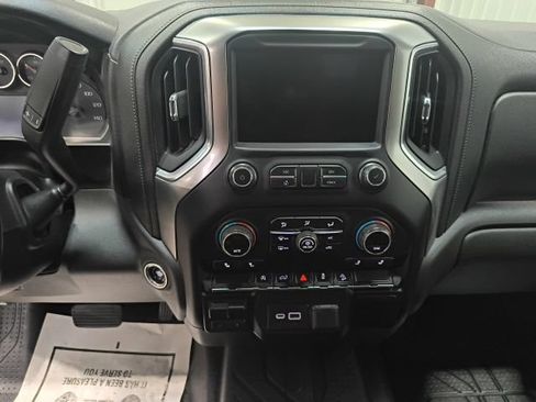 Used 2019 Chevrolet Silverado 1500 RST AWD/4WD image 23