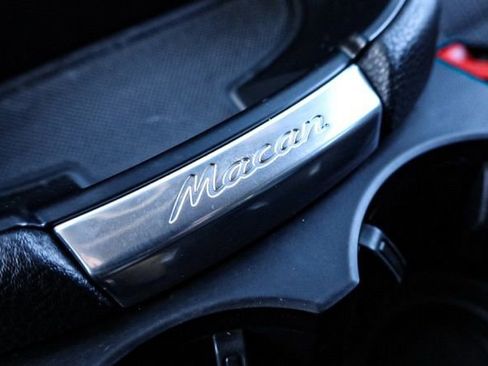 Used 2024 Porsche Macan Turbo image 25