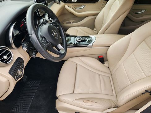 Used 2018 Mercedes-Benz GLC 300 4MATIC image 12