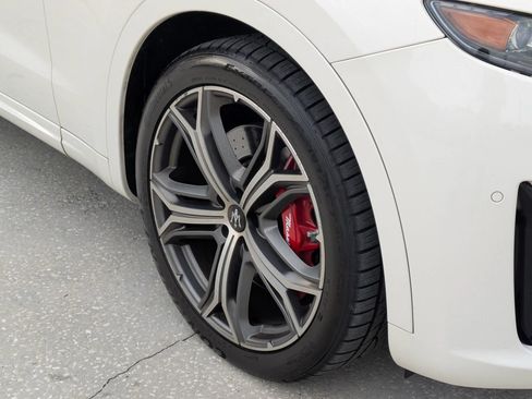 Used 2019 Maserati Levante GTS AWD/4WD image 6