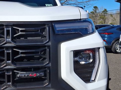Used 2025 GMC Canyon AT4 w/ AT4X Package image 11