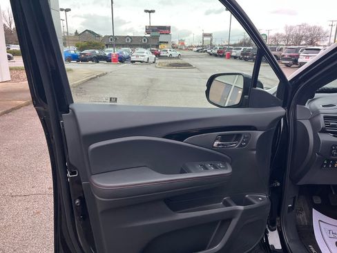 Used 2024 Honda Ridgeline Black Edition image 11