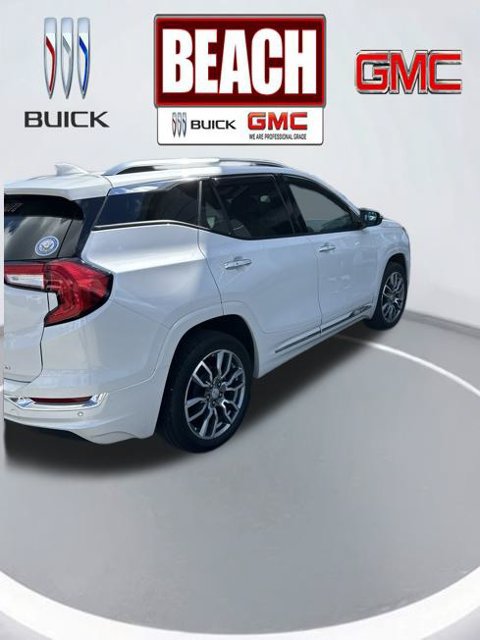 Used 2024 GMC Terrain Denali w/ Denali Premium Package AWD/4WD image 6