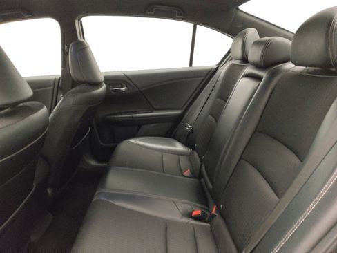 Used 2017 Honda Accord Sport image 18